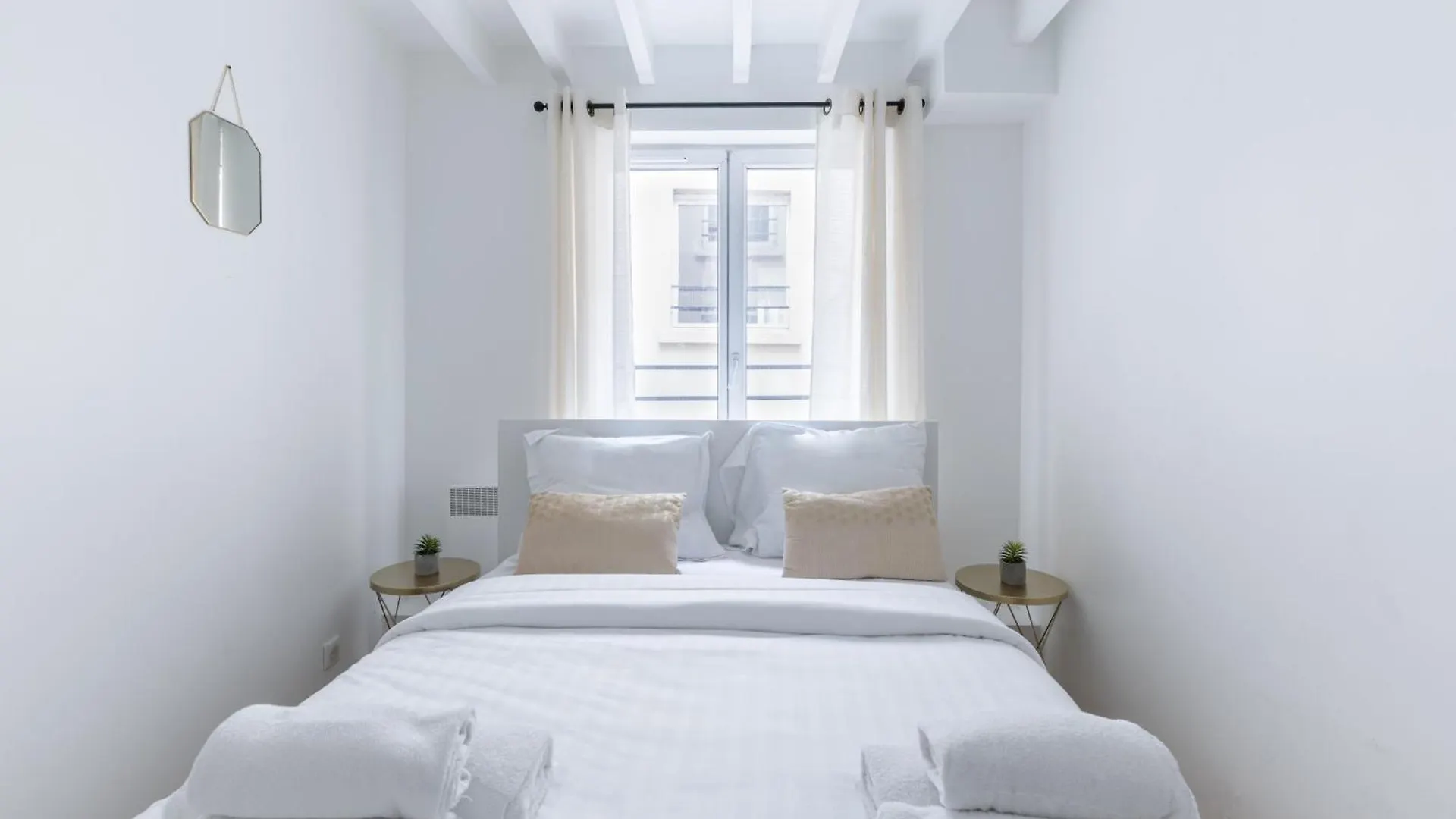 Home Suite Home Grands Boulevards 41 Paris Apartment