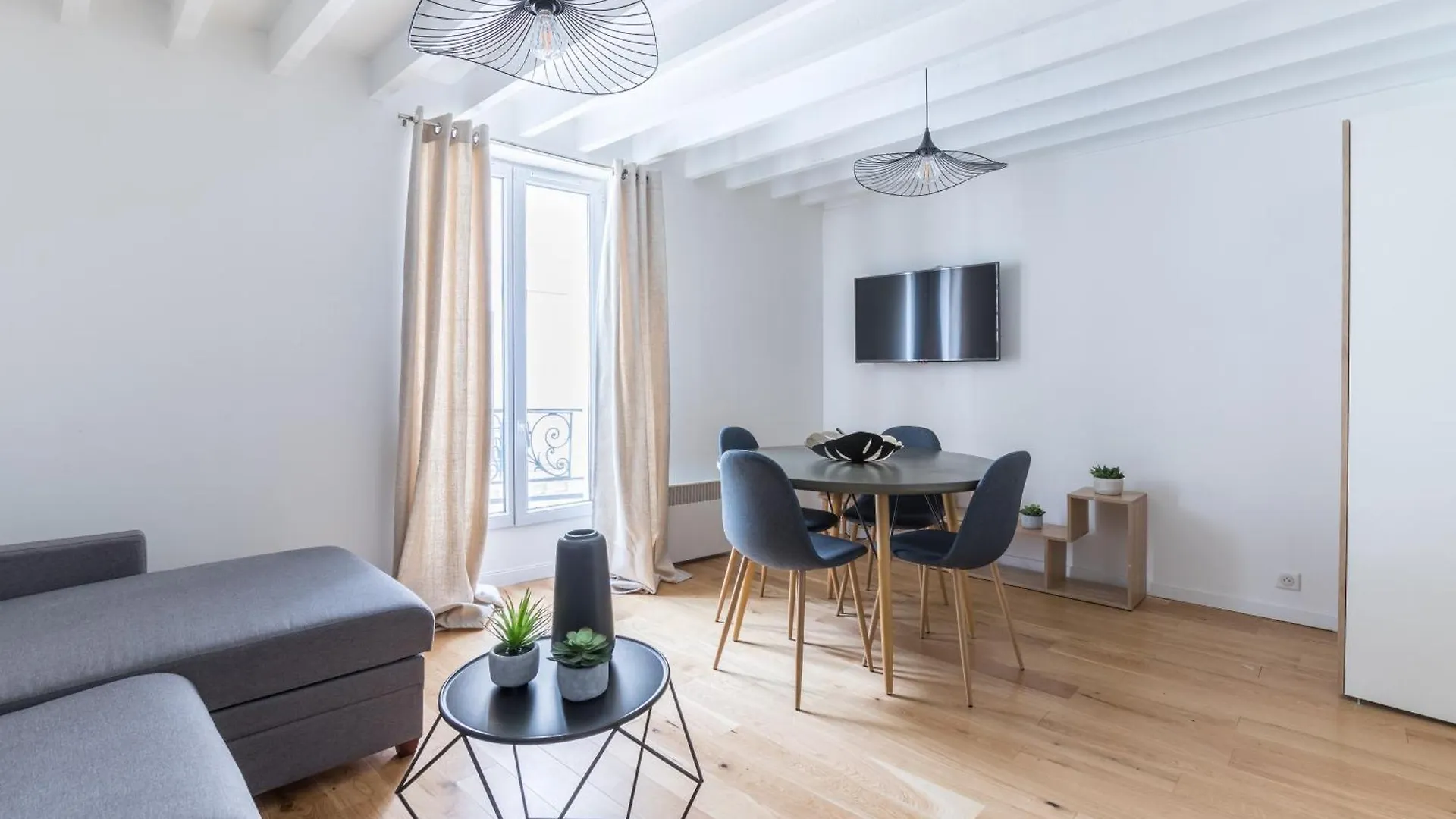 Home Suite Home Grands Boulevards 41 Paris Apartment
