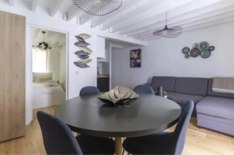 Home Suite Home Grands Boulevards 41 Parigi